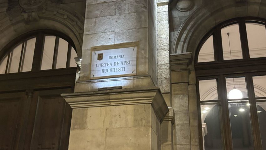 Elevul care a trimis mesaje de amenințare către mai multe instituții publice, arestat preventive