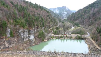 Peste 37 hectare de teren vor fi scoase din fondul forestier naţional pentru amenajarea hidroenergetică Răstoliţa