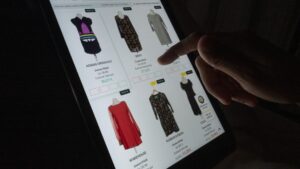 Cumpărăturile online, principala vulnerabilitate de sărbători