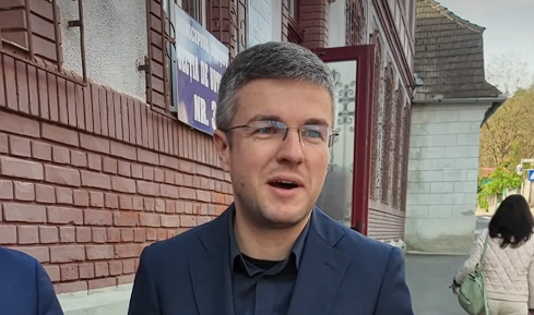 Irineu Darău: Chiar dacă sunteţi în minivacanţă la Braşov, haideţi la vot să ne decidem împreună viitorul