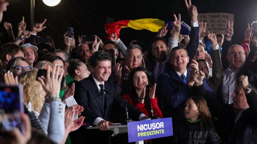 Nicușor Dan a fost ales președinte al României Nicușor Dan a fost ales președinte al României