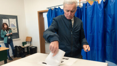 Prezenţă de aproape 160% la secţia de votare din staţiunea Lacu Roşu