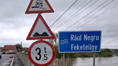 Riscul de inundaţii rămâne ridicat pe cursurile de apă Covasna şi Râul Negru