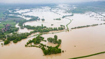 Despăgubiri pentru agricultorii din județul Covasna ale căror terenuri au fost inundate intenționat