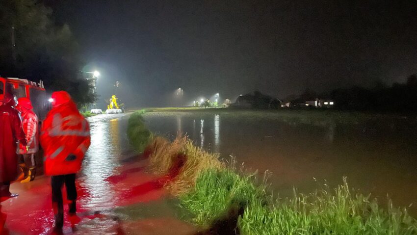 Aproximativ 140 de persoane din judeţul Covasna au fost evacuate în cursul nopţii Aproximativ 140 de persoane din judeţul Covasna au fost evacuate în cursul nopţii