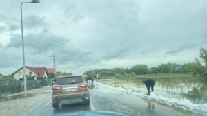 Circulația autobuzelor, afectată de inundațiile din județul Brașov