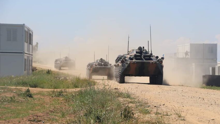 Deplasări de tehnică militară în 15 județe Deplasări de tehnică militară în 15 județe