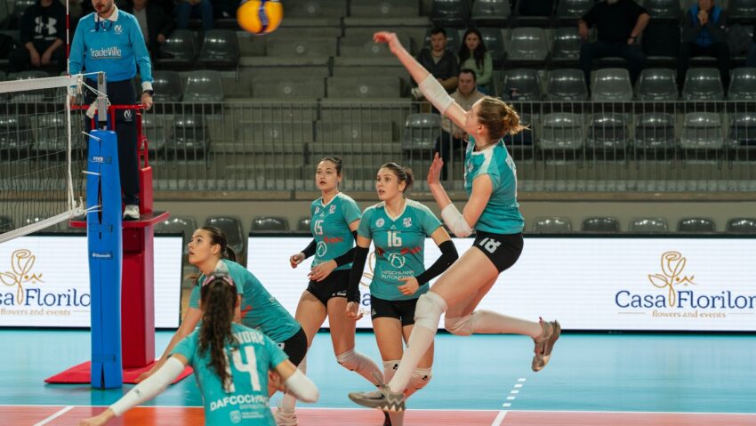 Campioana României la volei junioare se decide la Tg.Mureș Campioana României la volei junioare se decide la Tg.Mureș