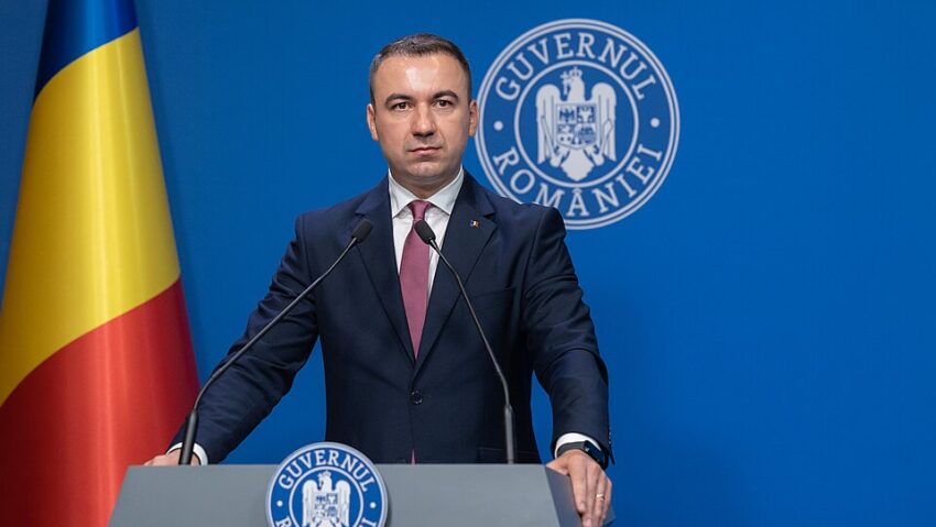 Aproape patru milioane de gospodării vor beneficia de un ajutor lunar pentru factura la electricitate Aproape patru milioane de gospodării vor beneficia de un ajutor lunar pentru factura la electricitate