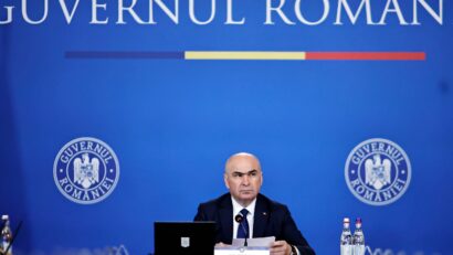 Noii miniştri şi-au preluat mandatele de la predecesorii lor