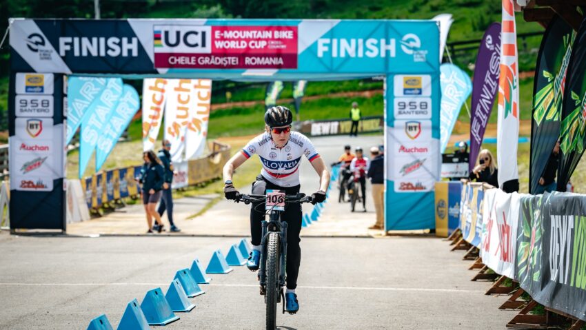 Cupa Mondială E-Mountain Bike, la Cheile Grădiștei Cupa Mondială E-Mountain Bike, la Cheile Grădiștei