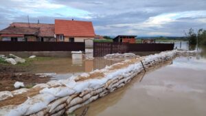 Întârzie ajutorul pentru locuitorii din Covasna afectați de inundații