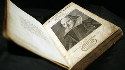 Patru colecții Shakespeare vor fi scoase la licitaţie la Londra
