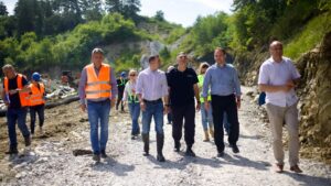 Ministrul Bogdan Ivan, în vizită inopinată pe şantierul de la Praid