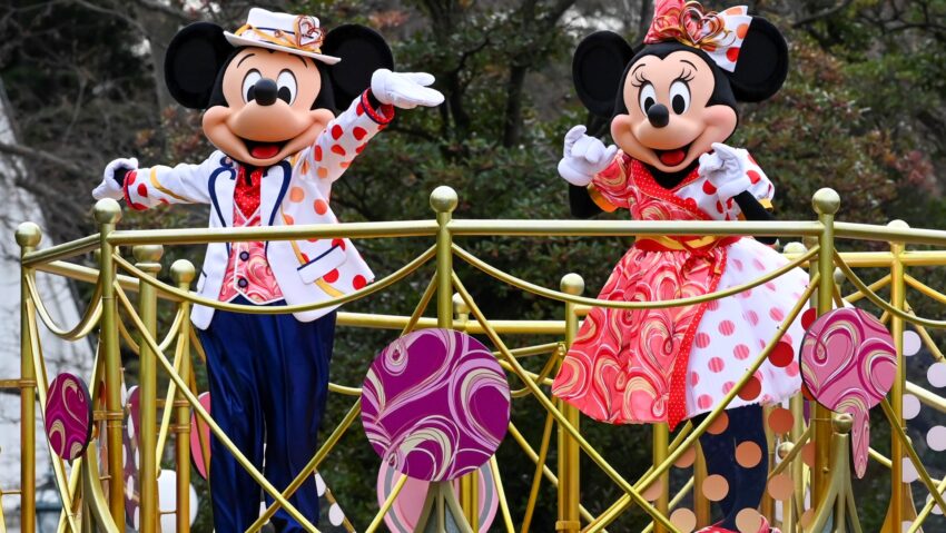 Disney va deschide un parc tematic în Emiratele Arabe Unite Disney va deschide un parc tematic în Emiratele Arabe Unite