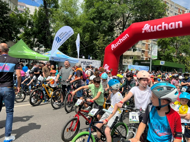 București FM a dat startul Paradei Micilor Bicicliști și a transmis în direct emisiunea „City Break” de la linia de start București FM a dat startul Paradei Micilor Bicicliști și a transmis în direct emisiunea „City Break” de la linia de start