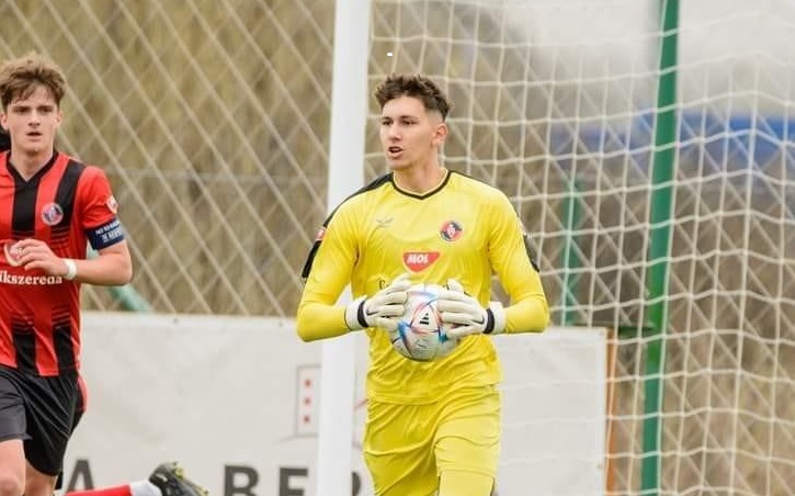 Harghiteanul Simon Máté, unul dintre portarii României la EURO U19 Harghiteanul Simon Máté, unul dintre portarii României la EURO U19