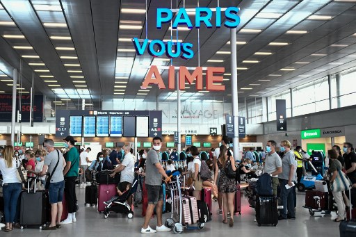 Haosul continuă la Aeroportul Orly din Paris Haosul continuă la Aeroportul Orly din Paris