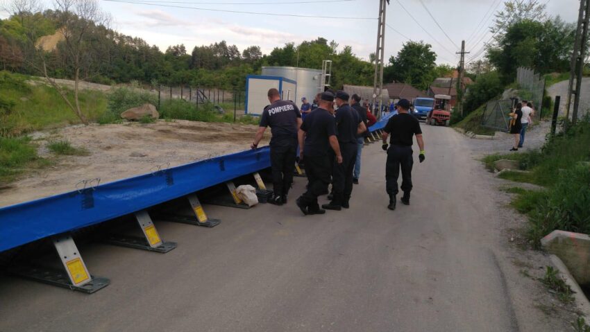 Prefectul Harghitei: Este pregătită evacuarea preventivă a zece case, la Praid, dacă va fi nevoie Prefectul Harghitei: Este pregătită evacuarea preventivă a zece case, la Praid, dacă va fi nevoie