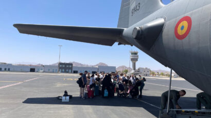 Încă 37 de cetăţeni români şi membri ai familiilor acestora au fost repatriaţi din zona de conflict armat din Orientul Mijlociu