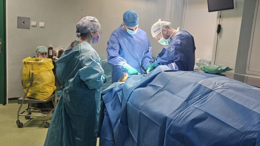 Medicii târgumureșeni au participat la o prelevare de țesut osos, la Brașov Medicii târgumureșeni au participat la o prelevare de țesut osos, la Brașov