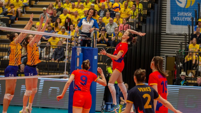Echipele de volei ale României susțin noi jocuri în Golden League Echipele de volei ale României susțin noi jocuri în Golden League