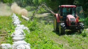 Au început lucrările de curăţare a pârâului Ghimbăşel din zona Stupini a Brașovului