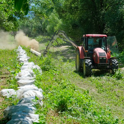 Au început lucrările de curăţare a pârâului Ghimbăşel din zona Stupini a Brașovului