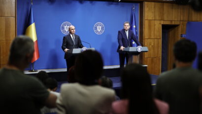 Premierul şi ministrul Dezvoltării au prezentat pachetul de măsuri privind reforma administraţiei publice locale