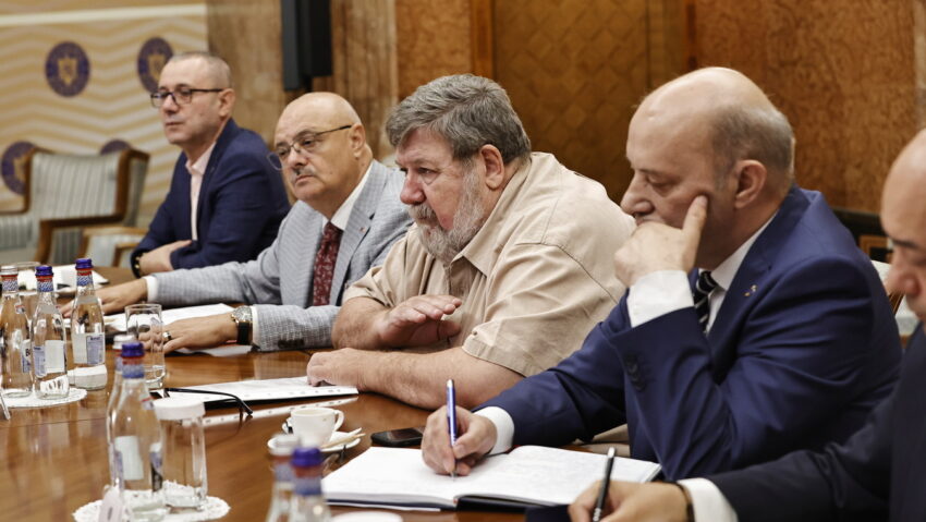 Este anunţată o reuniune a Consiliului Național Tripartit pentru Dialog Social Este anunţată o reuniune a Consiliului Național Tripartit pentru Dialog Social