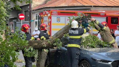 Au fost furtuni puternice aseară în capitală şi în mai multe judeţe din ţară