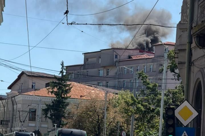 Incendiu la Maternitatea Cuza Vodă din Iași. A fost activat Planul Roşu Incendiu la Maternitatea Cuza Vodă din Iași. A fost activat Planul Roşu