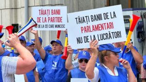 Angajații de la Apele Române protestează în fața Ministerului Mediului