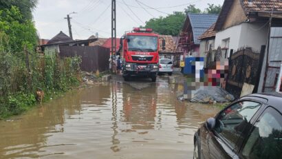 Zona centrală a municipiului Sighișoara a fost inundată, în urma ploii din această după amiază
