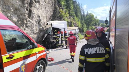 UPDATE: Persoană încarcerată în urma unui accident la Neagra, jud. Mureș