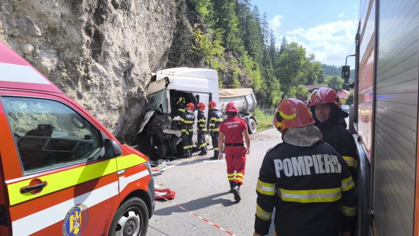 UPDATE: Persoană încarcerată în urma unui accident la Neagra, jud. Mureș