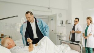 Ministrul Sănătății cere extinderea programului în policlinici până la ora 20