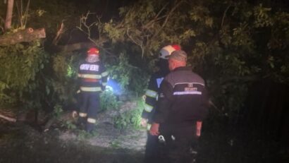 Furtunile de aseară au făcut probleme în Mureș și Harghita