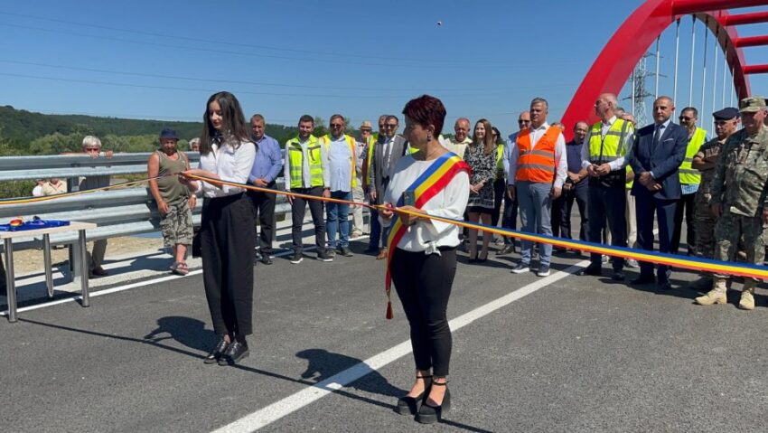 A fost inaugurat podul care face legătura între poligonul Cincu și DN 1 A fost inaugurat podul care face legătura între poligonul Cincu și DN 1