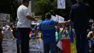 Mii de angajați APIA protestează la această oră împotriva măsurilor Guvernului Bolojan