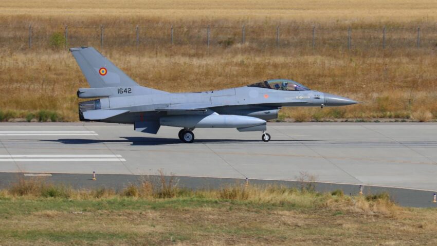 Alte trei aeronave F-16, achiziţionate de la Regatul Norvegiei, au ajuns în România Alte trei aeronave F-16, achiziţionate de la Regatul Norvegiei, au ajuns în România