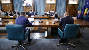 Guvernul discută din nou, în şedinţa de astăzi, proiectul de lege privind plata pensiilor private