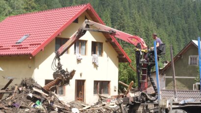 Viiturile şi inundaţiille din ultimele zile au lăsat în urmă pagube importante în judeţele Neamţ şi Suceava