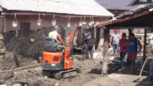 Guvernul pregăteşte un al treilea pachet de sprijin pentru înlăturarea efectelor severe ale inundaţiilor recente din judeţele Neamţ şi Suceava