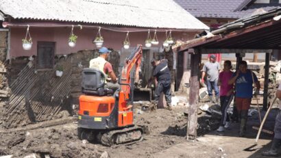 Guvernul pregăteşte un al treilea pachet de sprijin pentru înlăturarea efectelor severe ale inundaţiilor recente din judeţele Neamţ şi Suceava