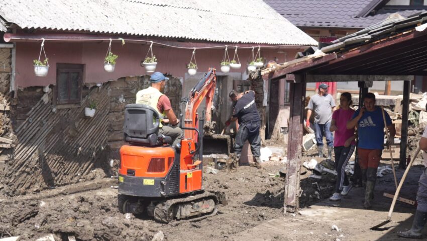 Guvernul pregăteşte un al treilea pachet de sprijin pentru înlăturarea efectelor severe ale inundaţiilor recente din judeţele Neamţ şi Suceava