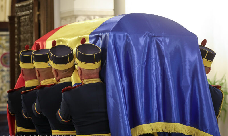 Fostul preşedinte Ion Iliescu a fost înmormântat Fostul preşedinte Ion Iliescu a fost înmormântat