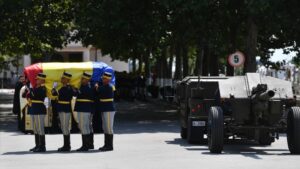 Fostul preşedinte al României, Ion Iliescu, a fost înmormântat cu onoruri militare