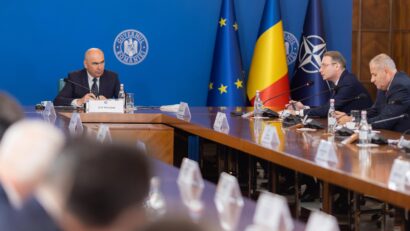 Coaliţia de guvernare s-a reunit, aseară, în formulă completă, după ce PSD a decis să revină la masa negocierilor