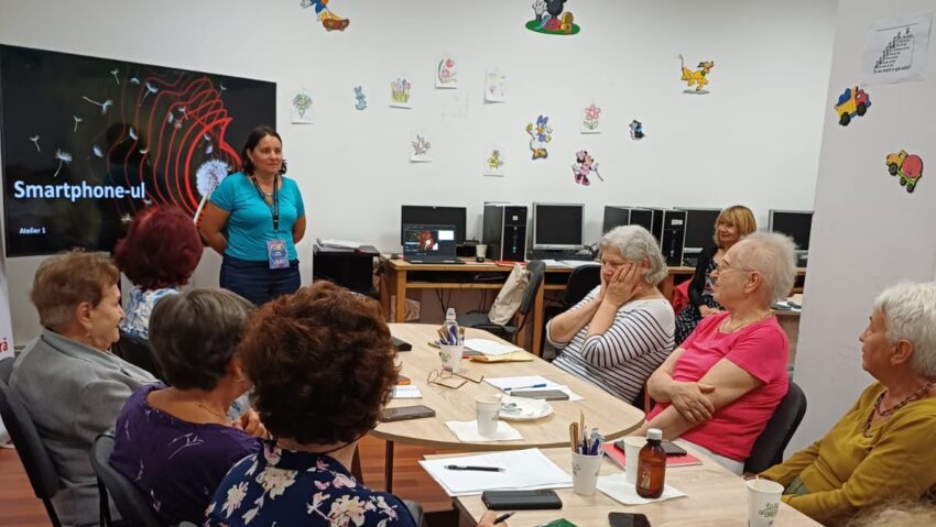Seniorii din Târgu Mureș explorează lumea digitală la Biblioteca Județeană Mureș